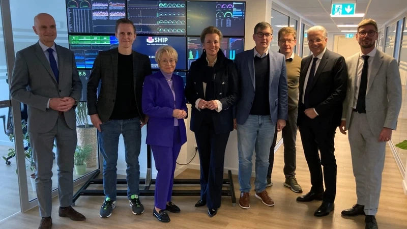 NRW Science Minister Brandes visits IKIM